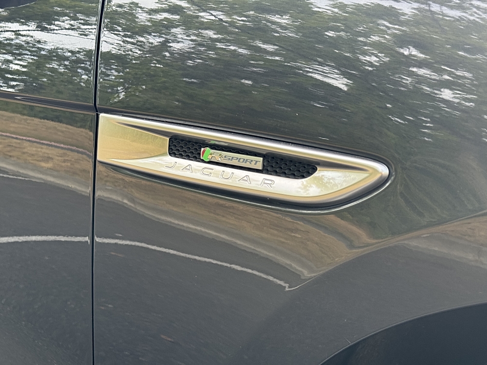 2018 Jaguar F-PACE R-Sport - Photo 34