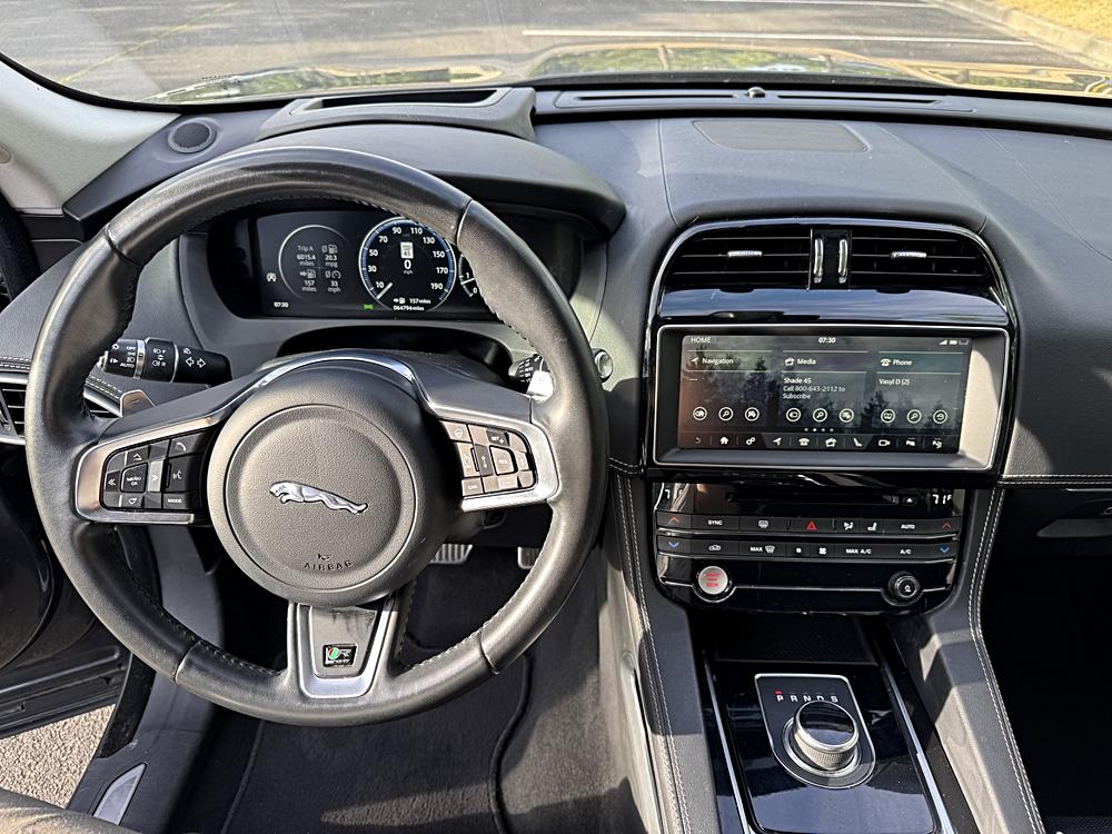 2018 Jaguar F-PACE R-Sport - Photo 11