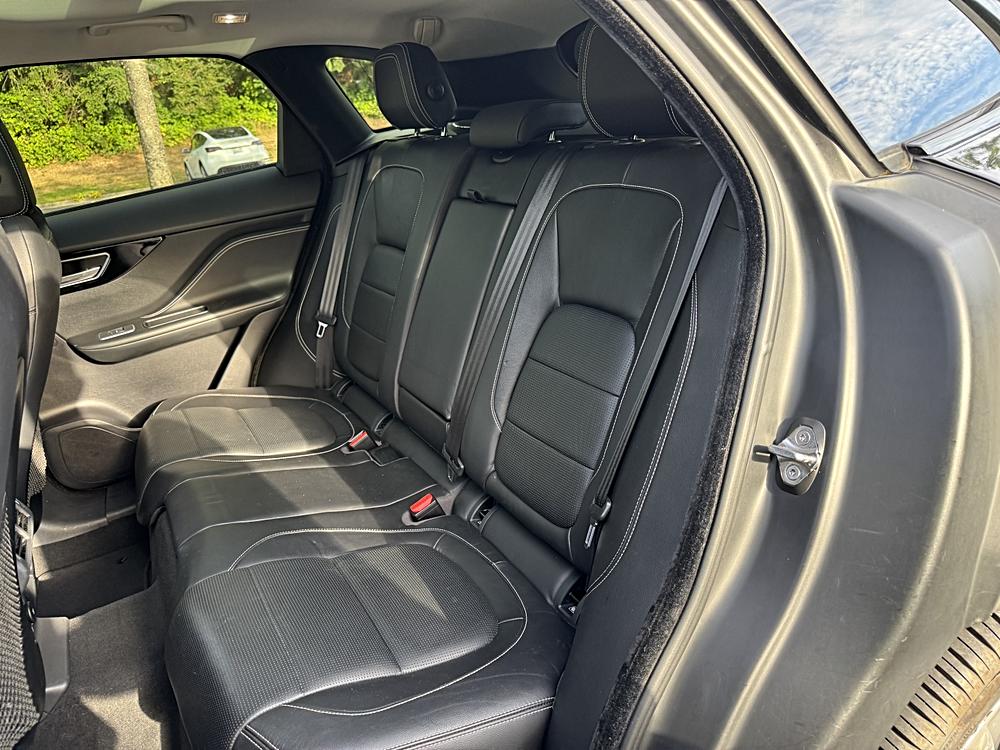 2018 Jaguar F-PACE R-Sport - Photo 17
