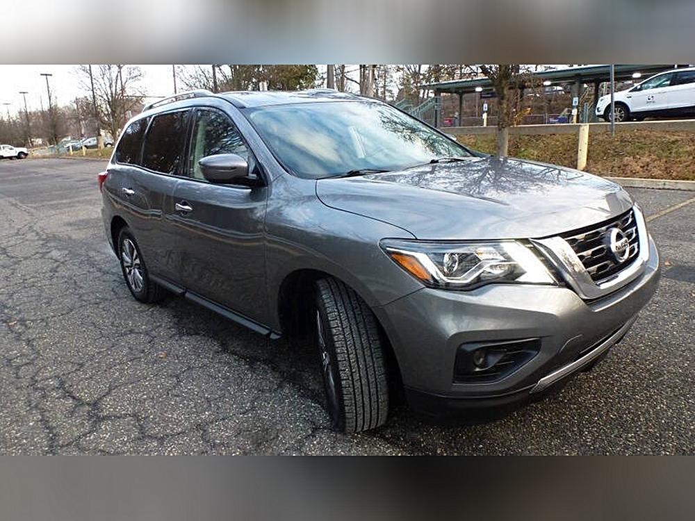 2020 Nissan Pathfinder S