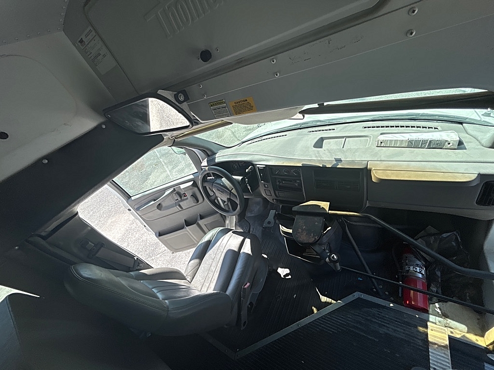 2003 GMC Savana - Photo 11