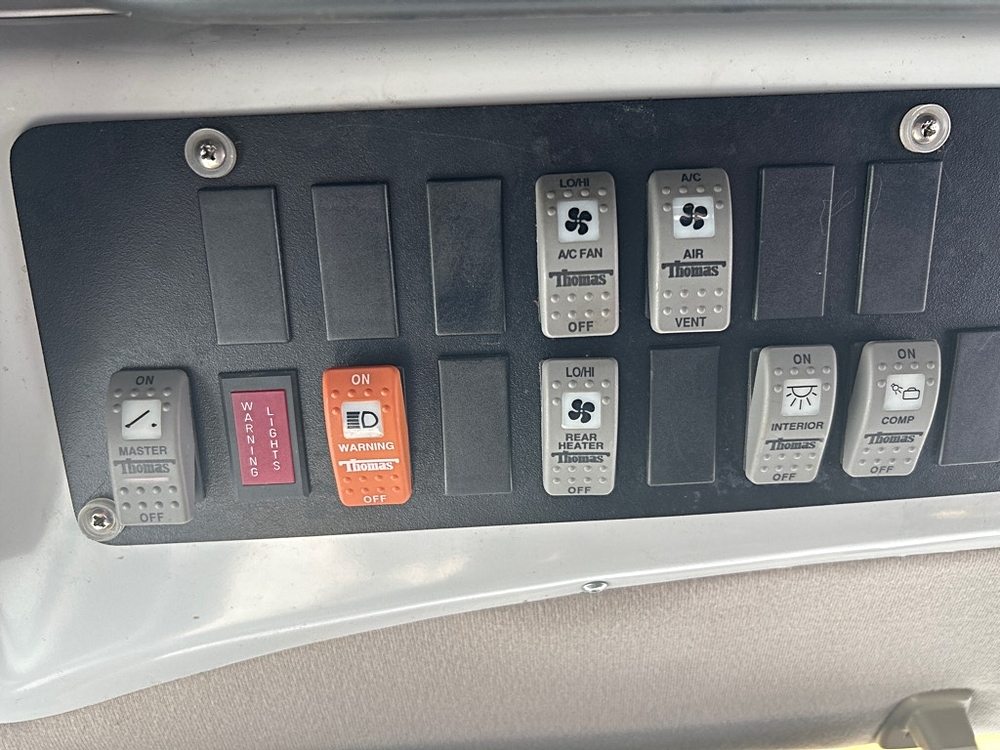 2003 GMC Savana - Photo 15