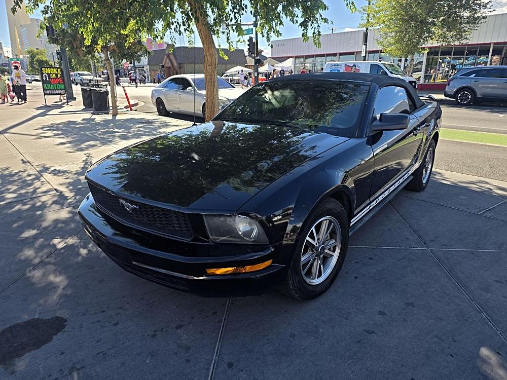 2005 Ford Mustang Deluxe
