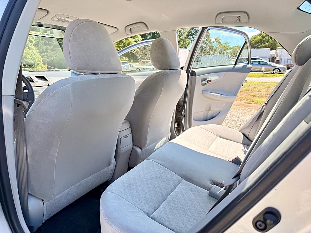 2009 Toyota Corolla LE - Photo 17