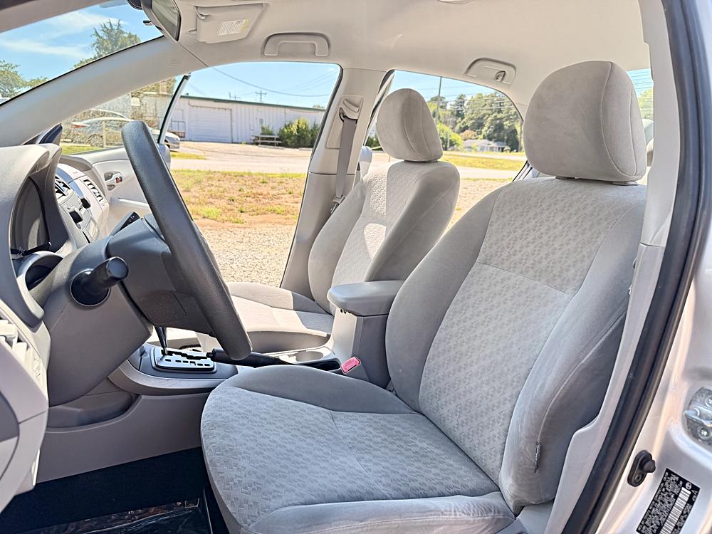 2009 Toyota Corolla LE - Photo 16