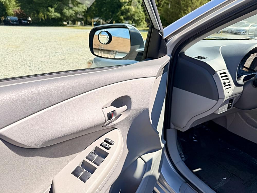 2009 Toyota Corolla LE - Photo 15