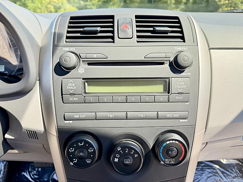 2009 Toyota Corolla LE - Photo 11