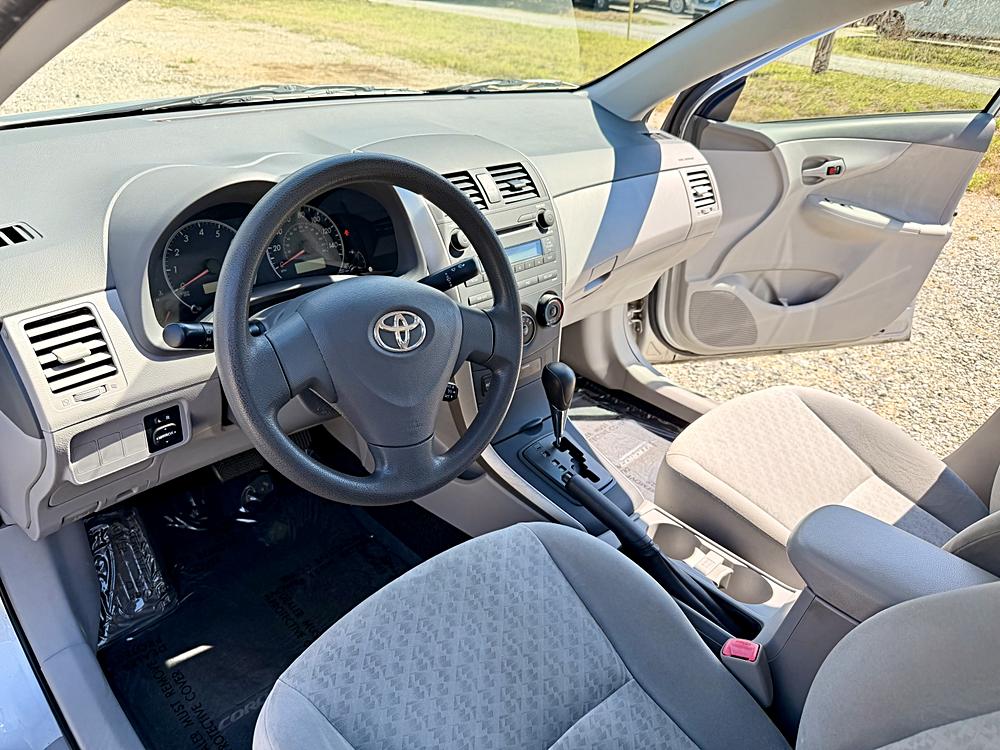 2009 Toyota Corolla LE - Photo 7