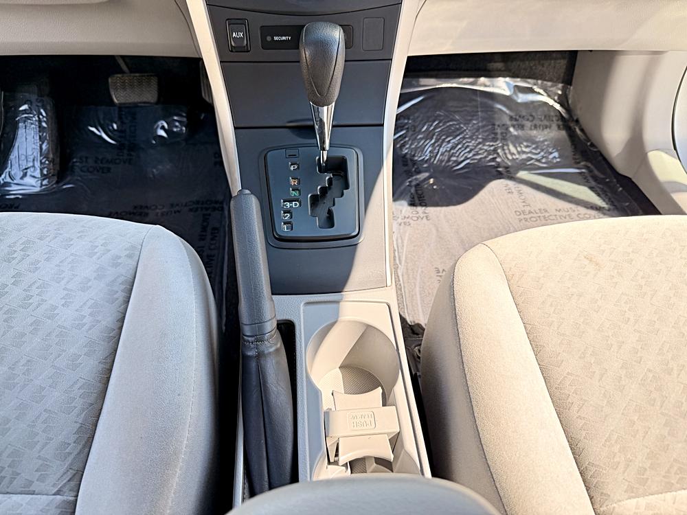2009 Toyota Corolla LE - Photo 9