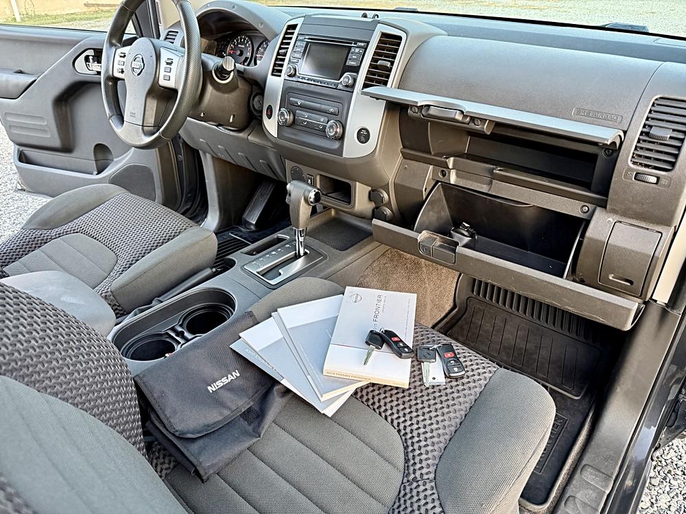 2015 Nissan Frontier SV - Photo 24