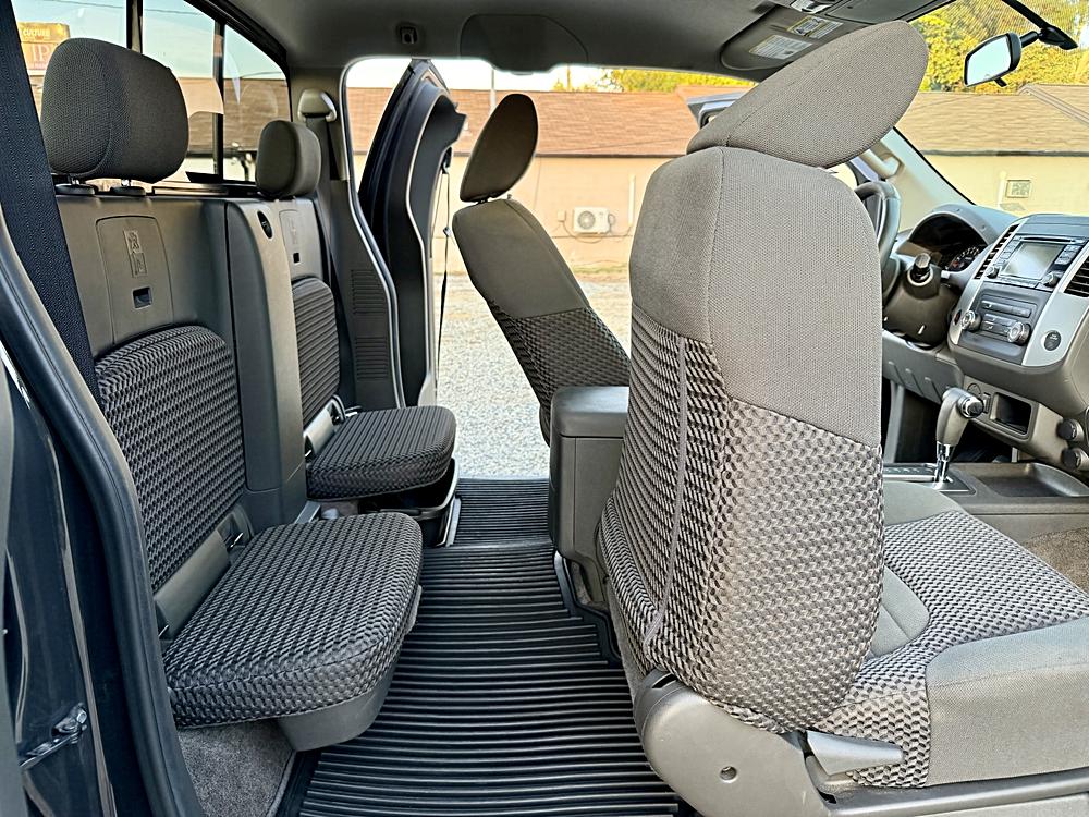 2015 Nissan Frontier SV - Photo 22
