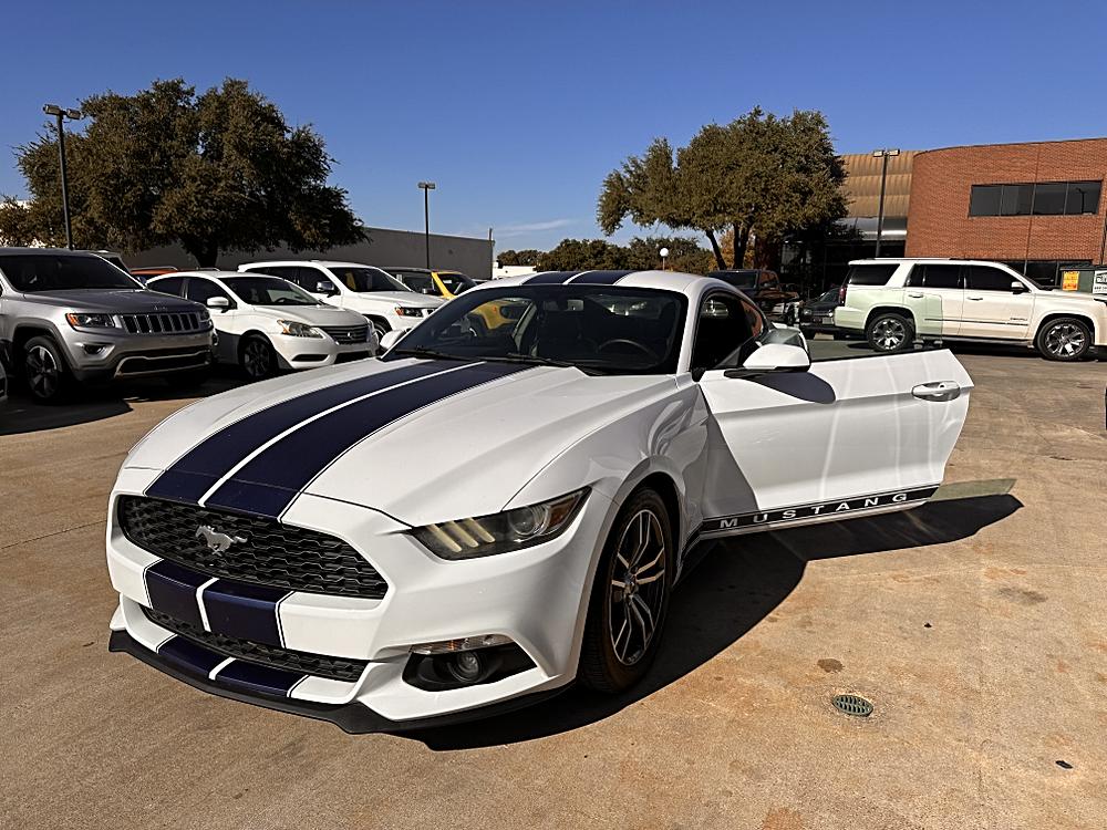 2017 Ford Mustang EcoBoost Premium's photo