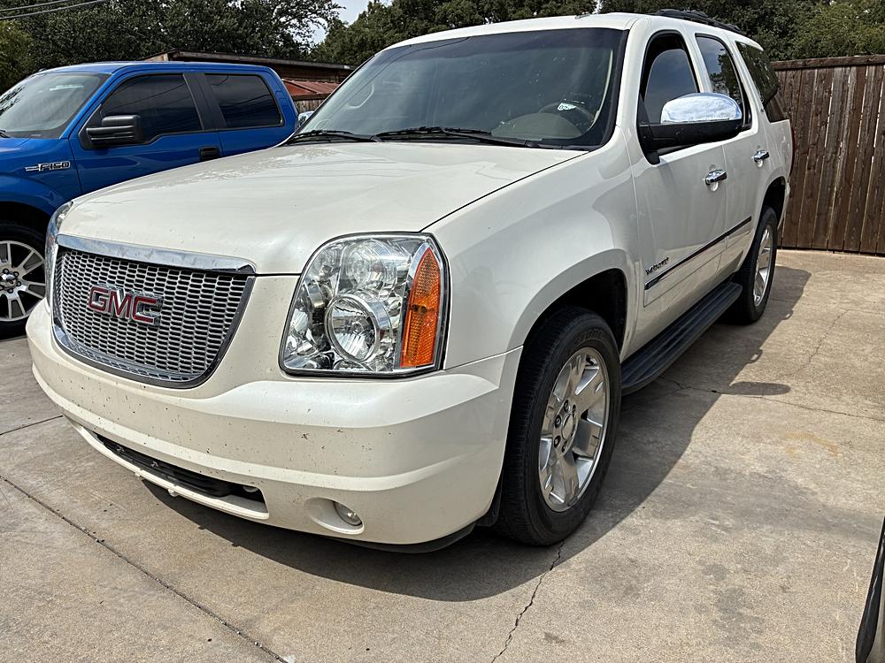 2014 GMC Yukon SLT's photo