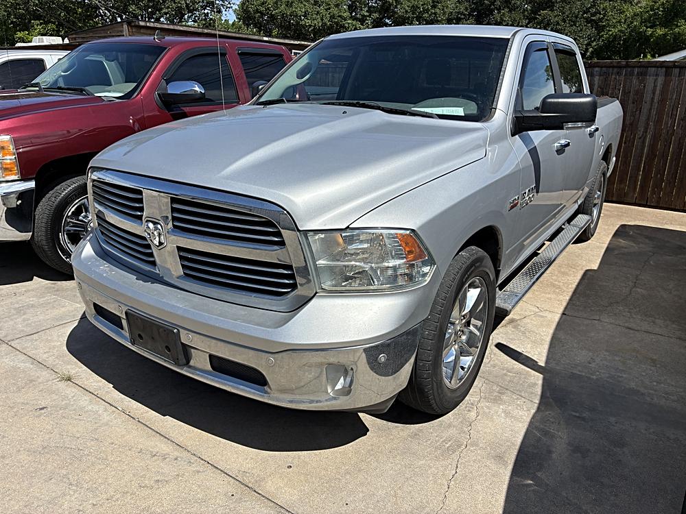 2015 RAM 1500 SLT Crew Cab's photo