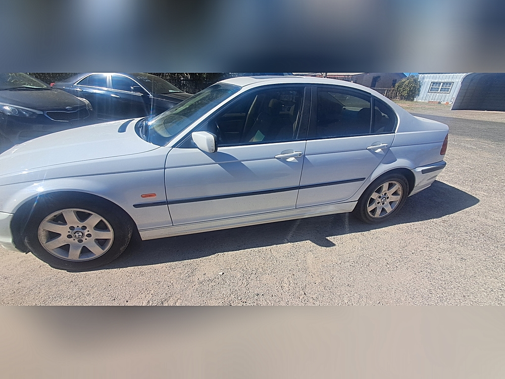 2001 BMW 3 Series 325i's photo
