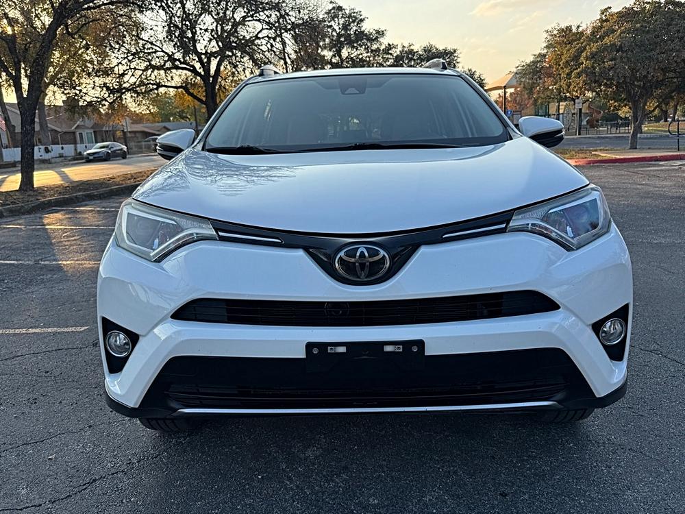 2018 Toyota RAV4 XLE's photo