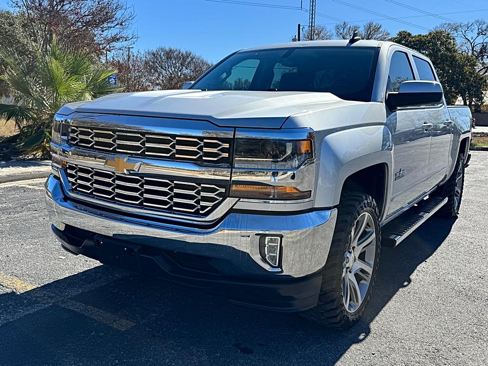 2017 Chevrolet Silverado 1500 LT's photo
