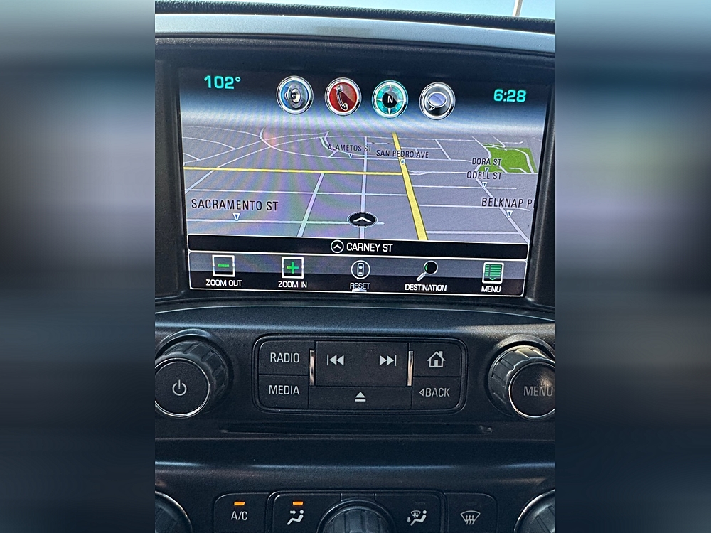 2018 Chevrolet Silverado 1500 LT Z71 - Photo 18