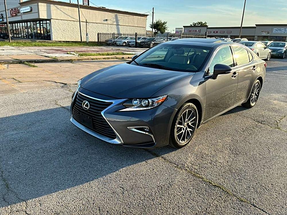 2016 Lexus ES 350 350's photo