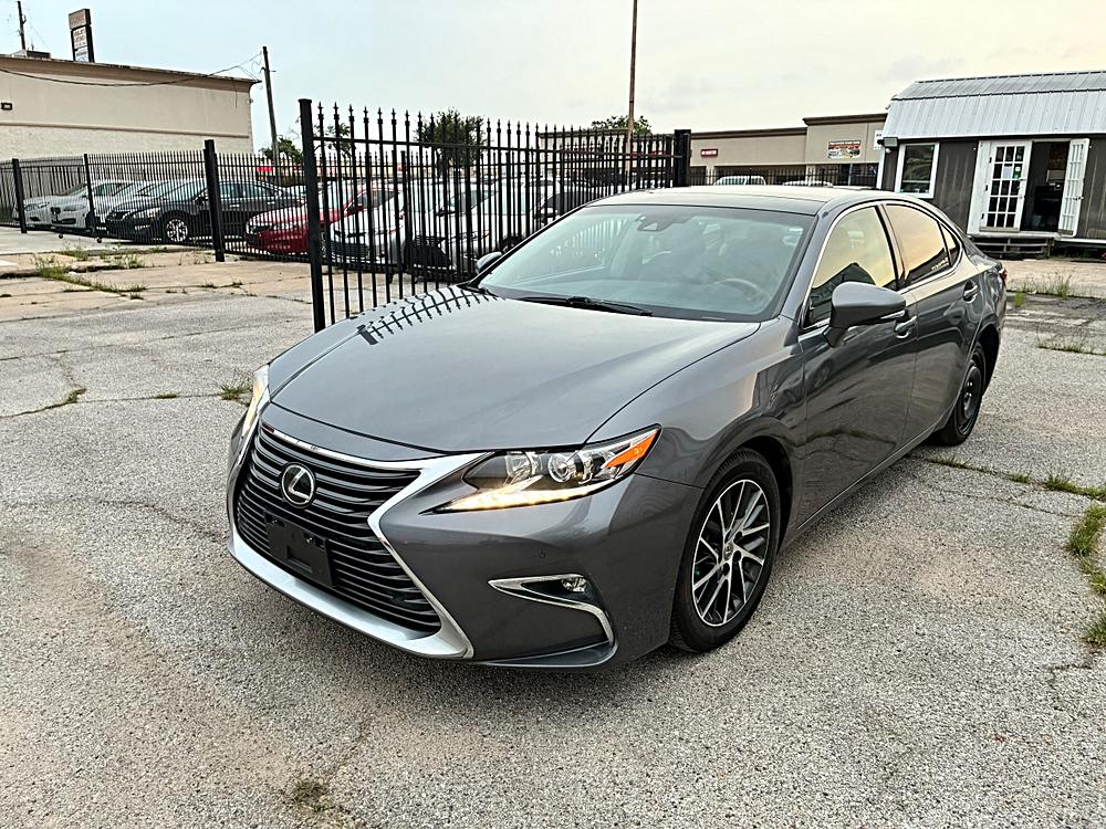 2017 Lexus ES 350 350's photo