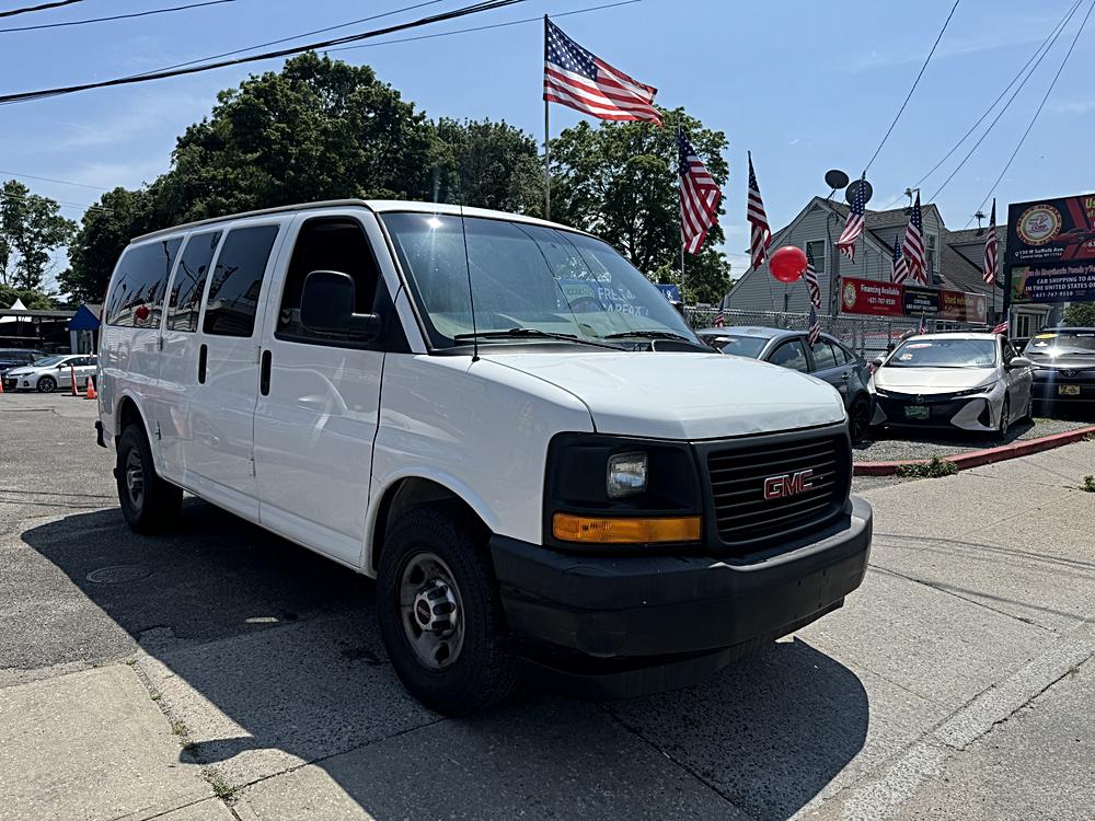 2017 GMC Savana 2500's photo