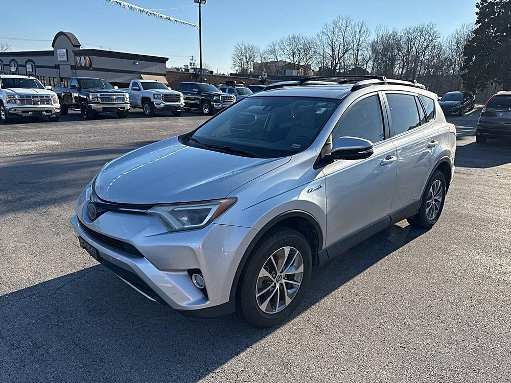 2016 Toyota RAV4 XLE's photo