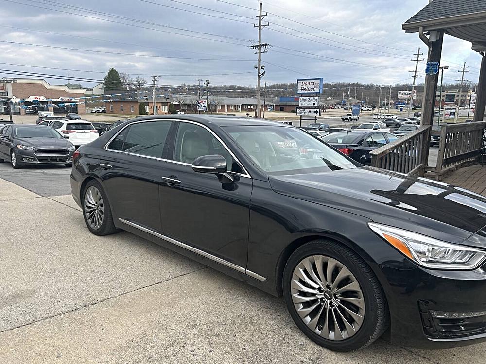 2018 GENESIS G90 Premium's photo