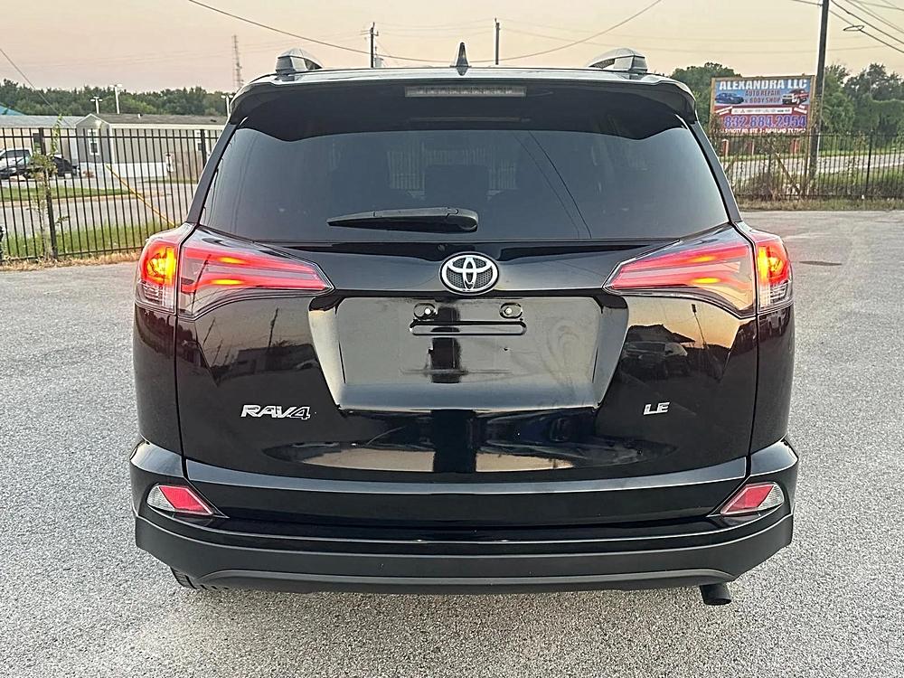2018 Toyota RAV4 LE