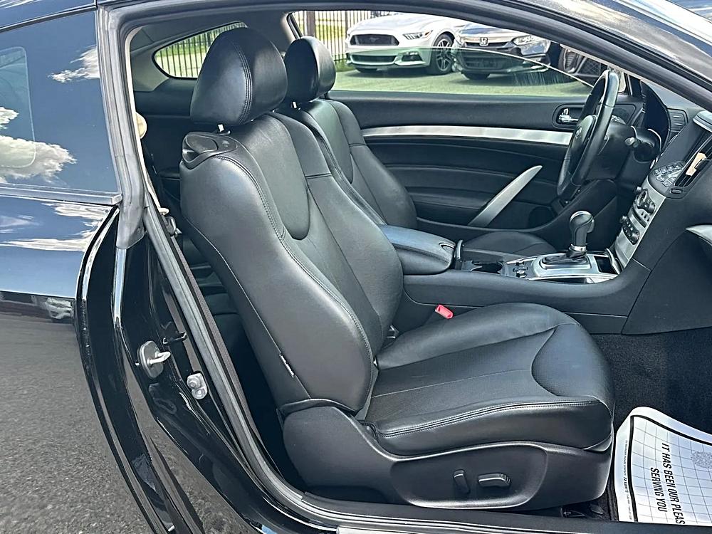 2015 INFINITI Q60 Coupe Base - Photo 11