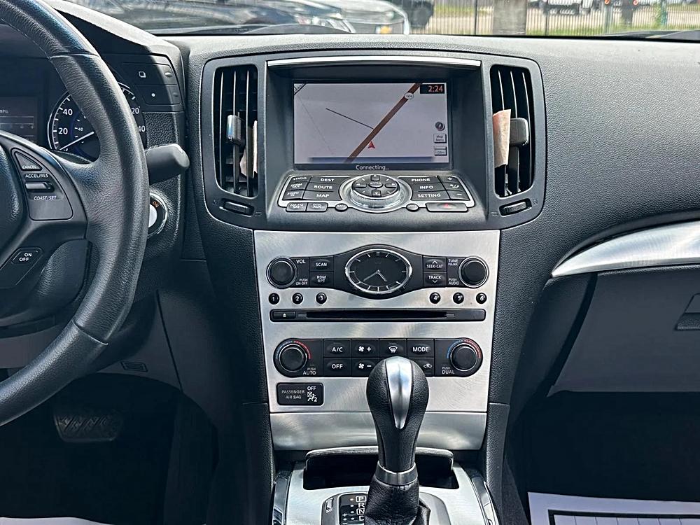 2015 INFINITI Q60 Coupe Base - Photo 15