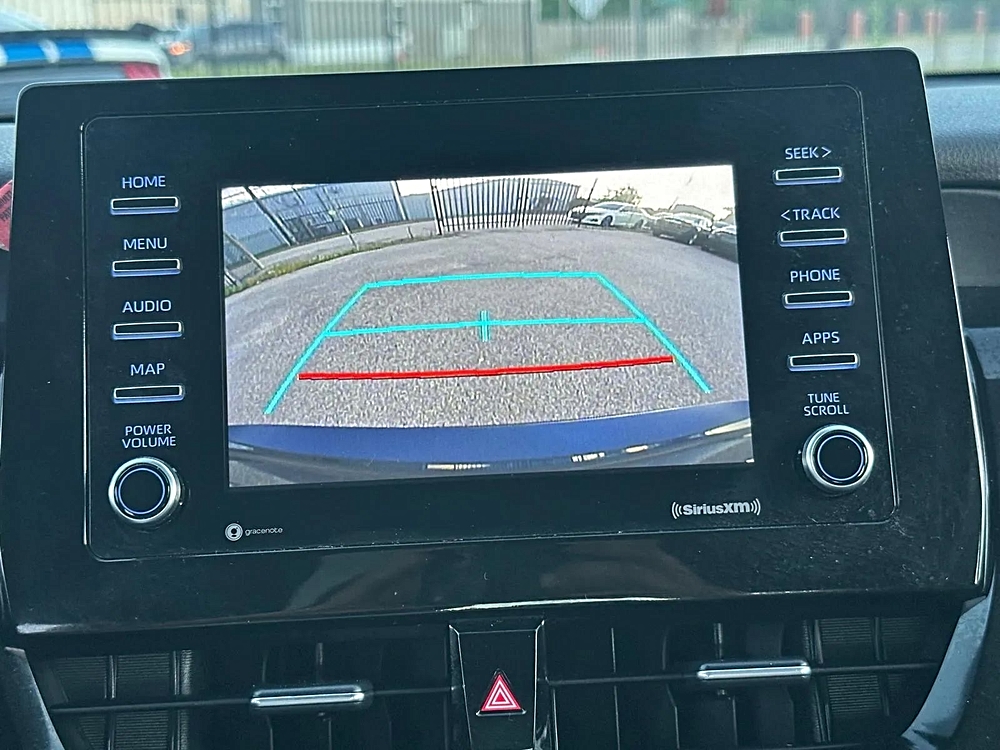 2021 Toyota Camry SE - Photo 16
