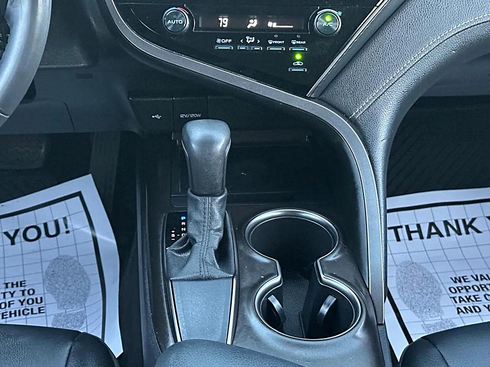 2021 Toyota Camry SE - Photo 17