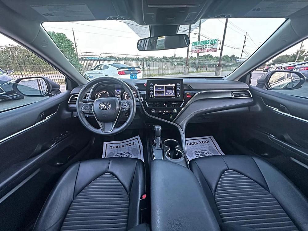 2021 Toyota Camry SE - Photo 18