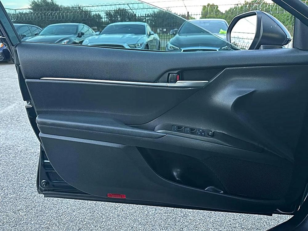 2021 Toyota Camry SE - Photo 23