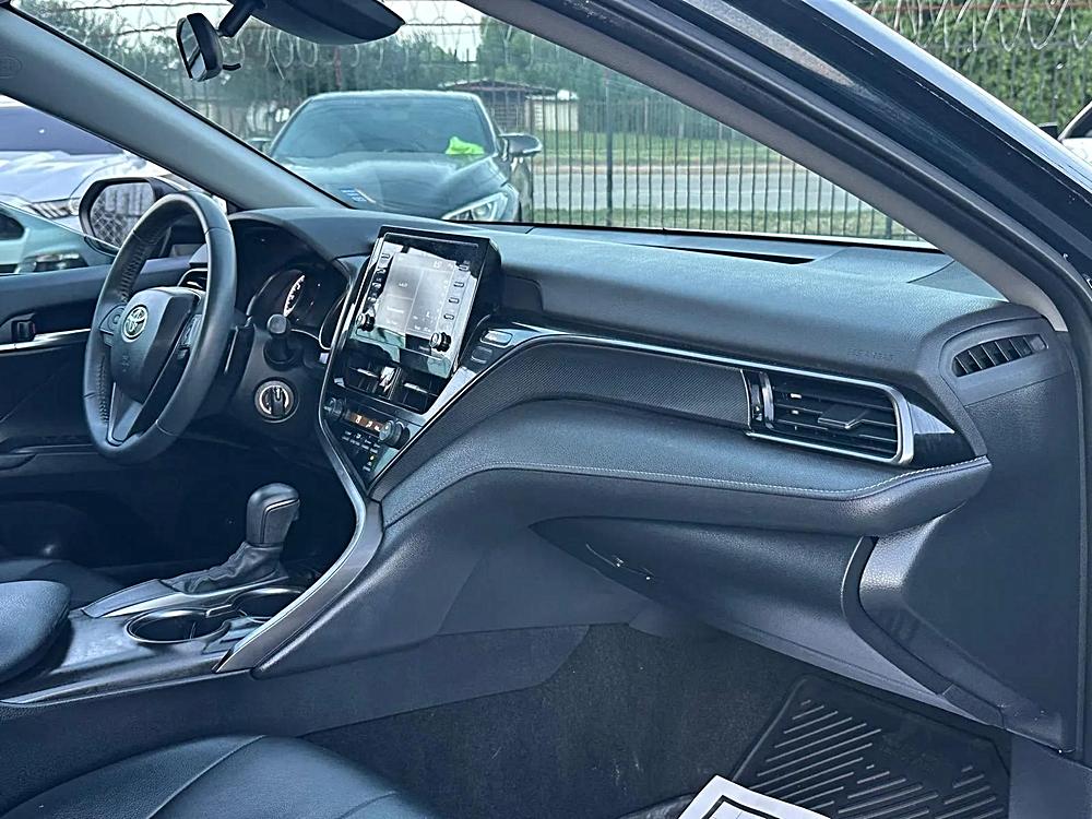 2021 Toyota Camry SE - Photo 8