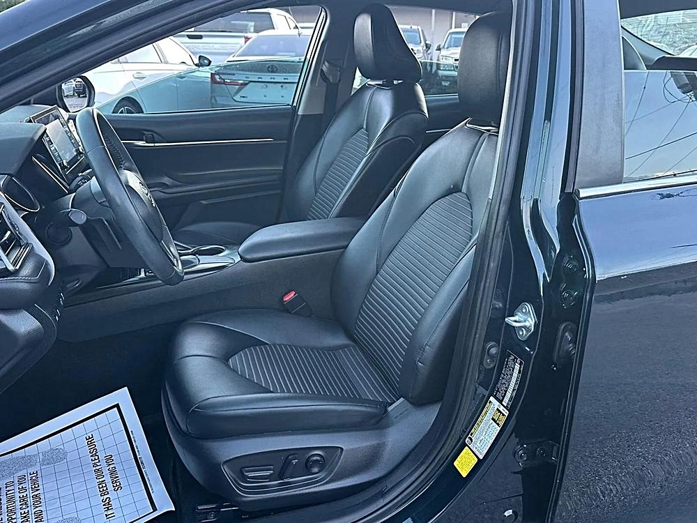 2021 Toyota Camry SE - Photo 9