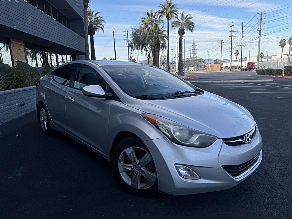 2013 Hyundai Elantra Limited's photo