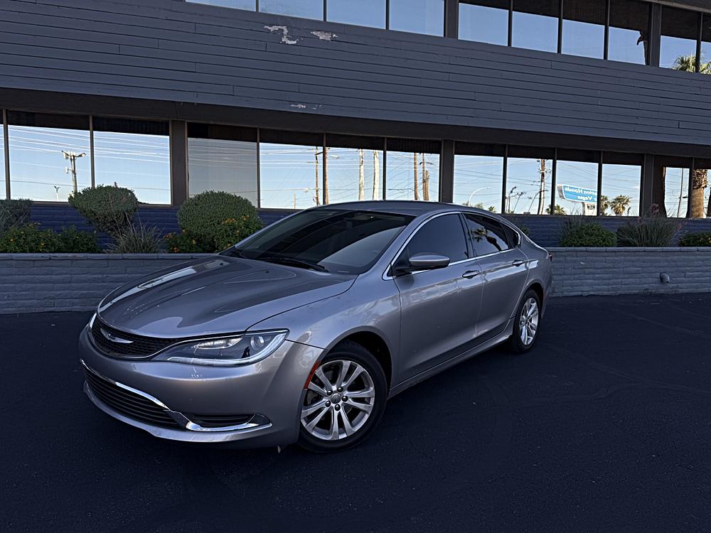 2015 Chrysler 200 Limited's photo