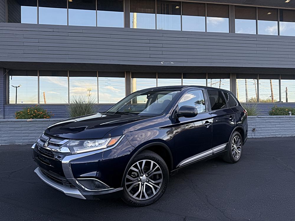 2018 Mitsubishi Outlander ES FWD's photo