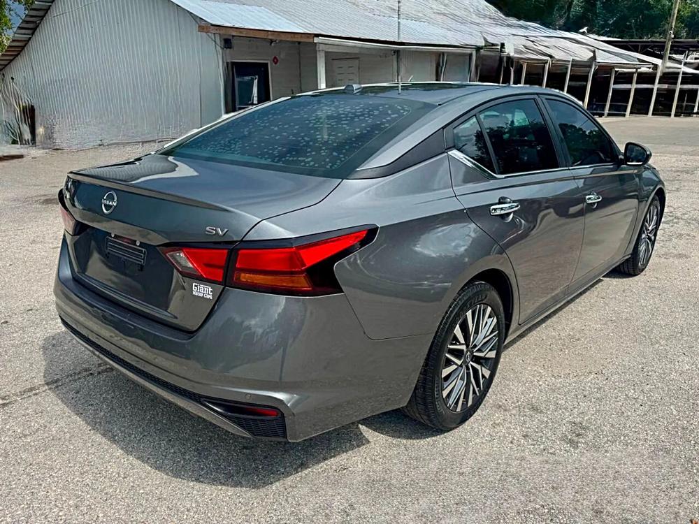 2023 Nissan Altima SV - Photo 11