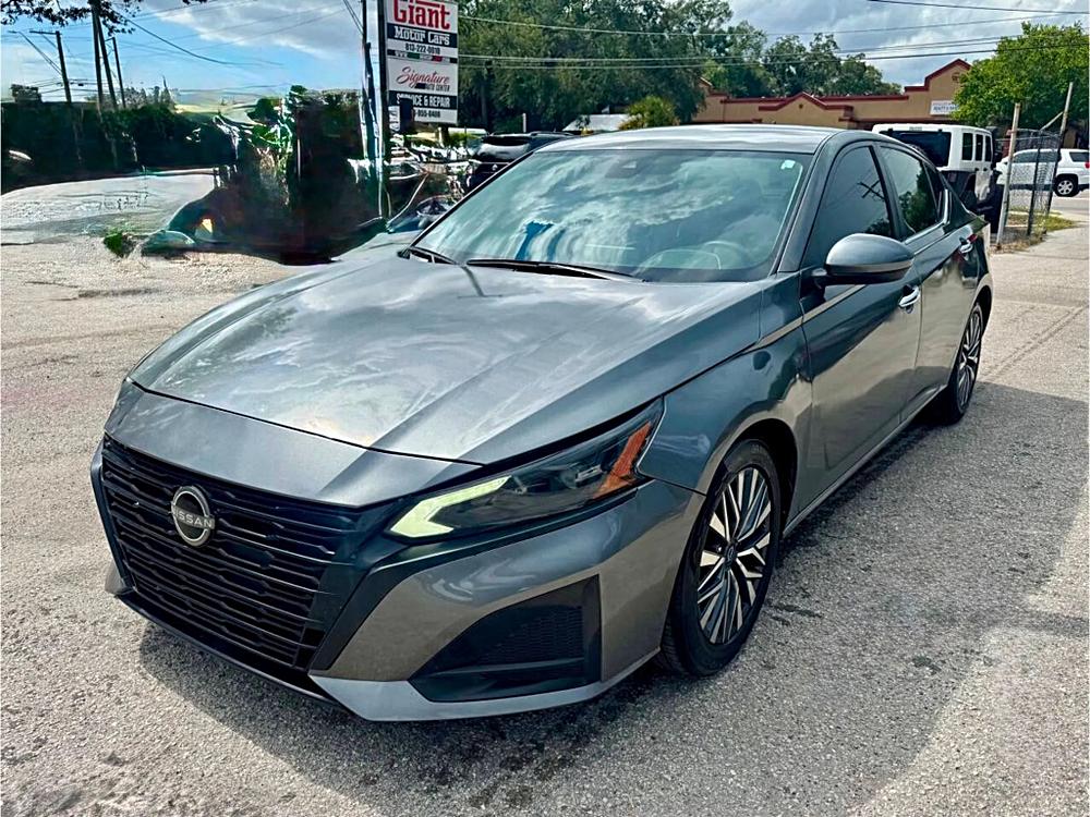 2023 Nissan Altima SV - Photo 18