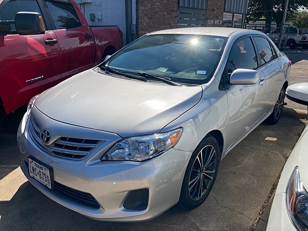 2013 TOYOTA COROLLA LE