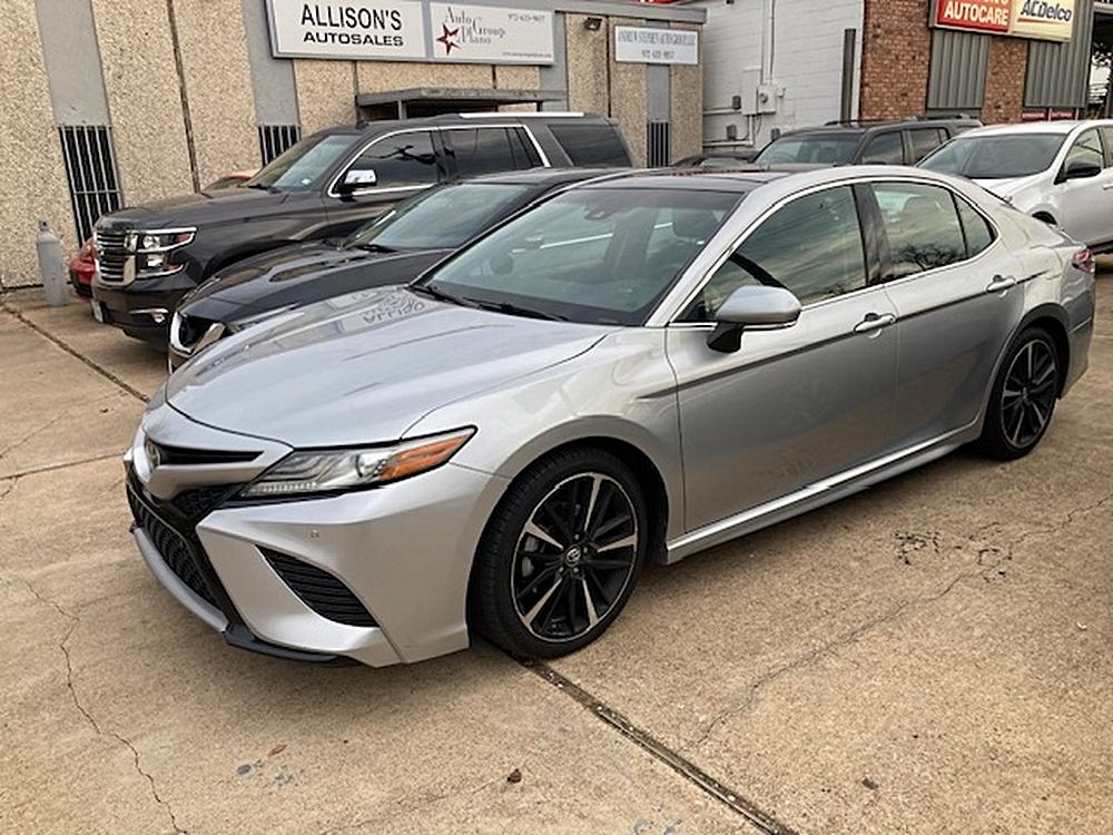 2018 Toyota Camry XSE's photo