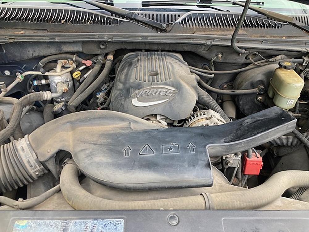 2002 Chevrolet Suburban LS - Photo 19
