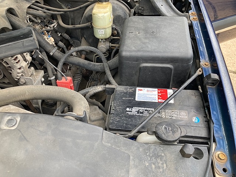 2002 Chevrolet Suburban LS - Photo 20