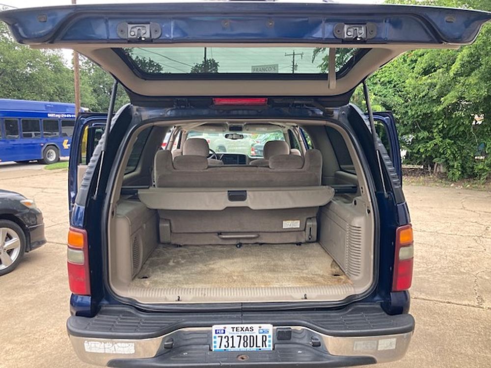2002 Chevrolet Suburban LS - Photo 10