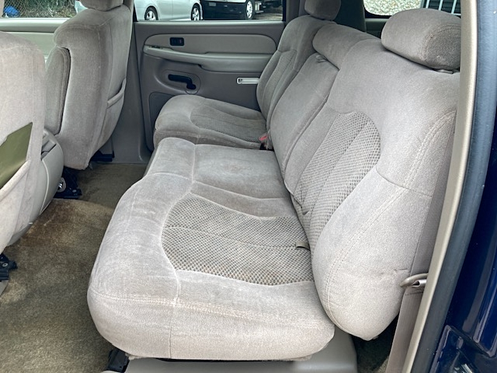 2002 Chevrolet Suburban LS - Photo 6