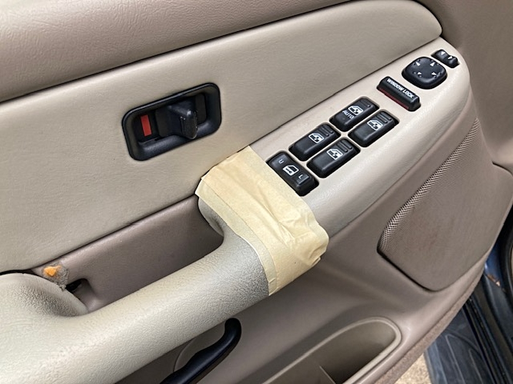 2002 Chevrolet Suburban LS - Photo 18