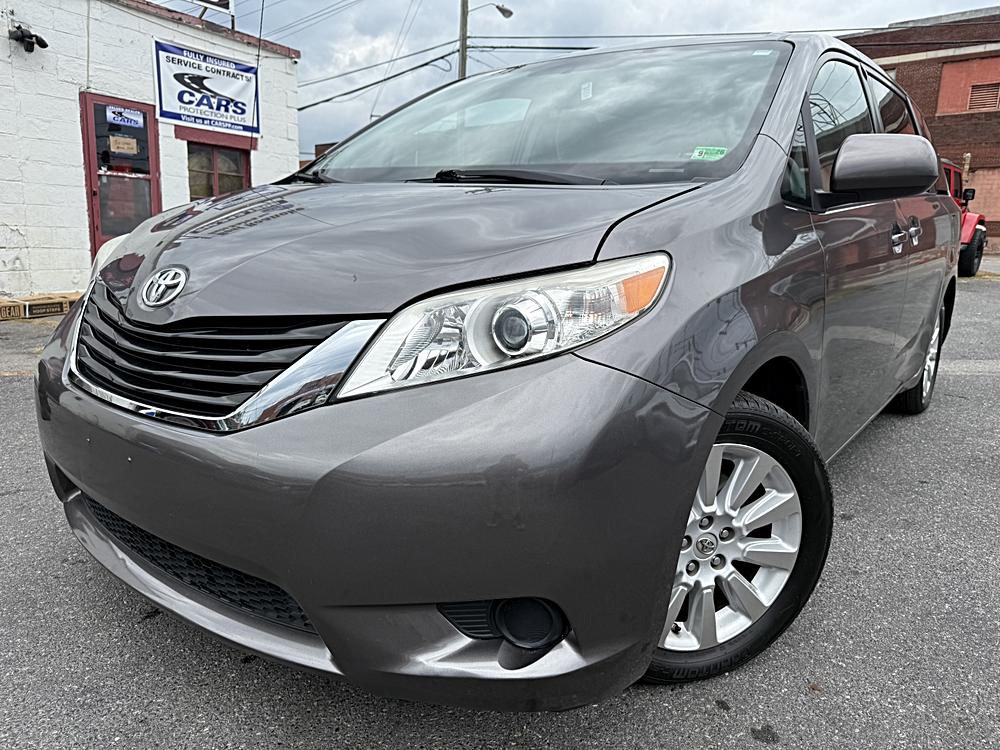 2014 Toyota Sienna LE
