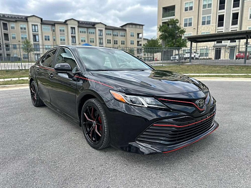 2019 Toyota Camry LE - Photo 7